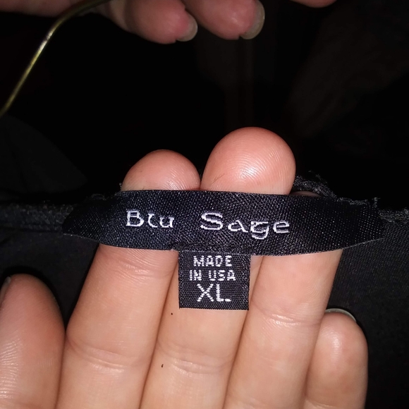 Black short sleeve mini cover up - Picture 2 of 2